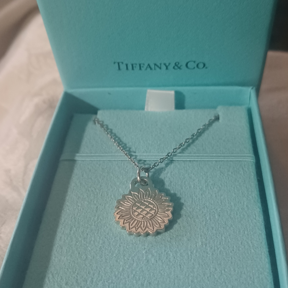 Tiffany & Co 2020 GO WOMEN Sunflower Pendant on Sterling Chain